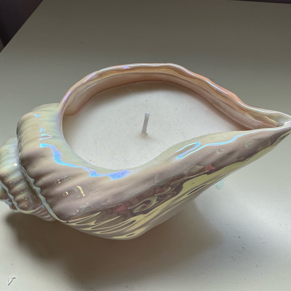 Charmed Aroma Seashell Candle